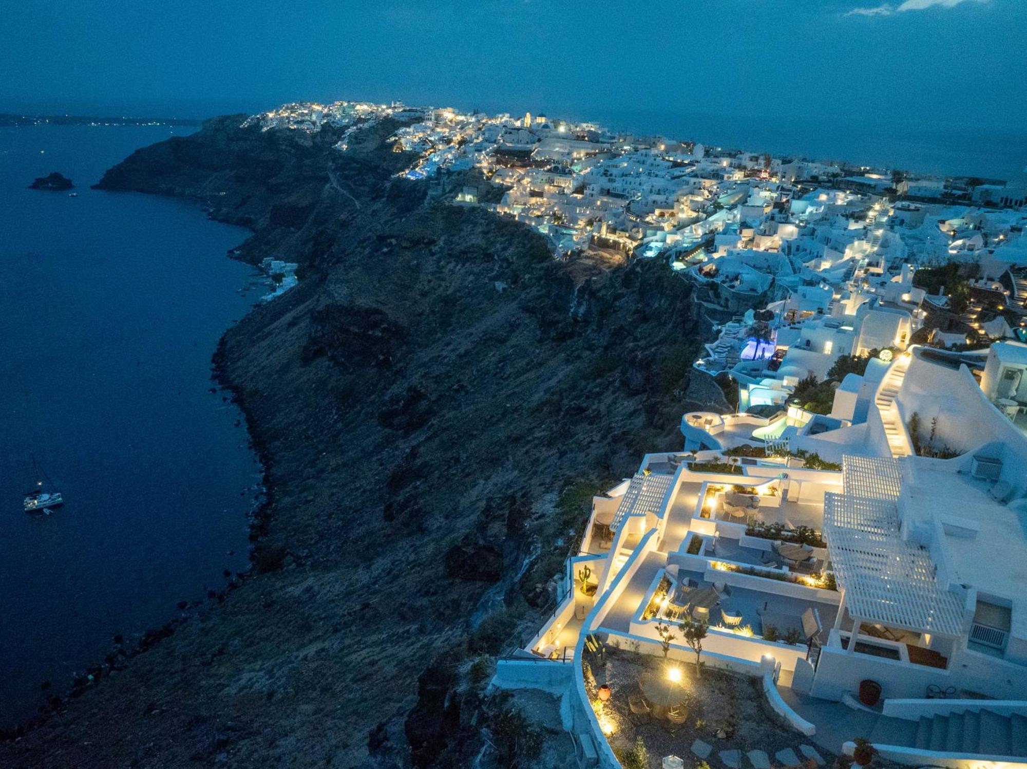 Ikies Santorini Hotell Oia Exteriör bild