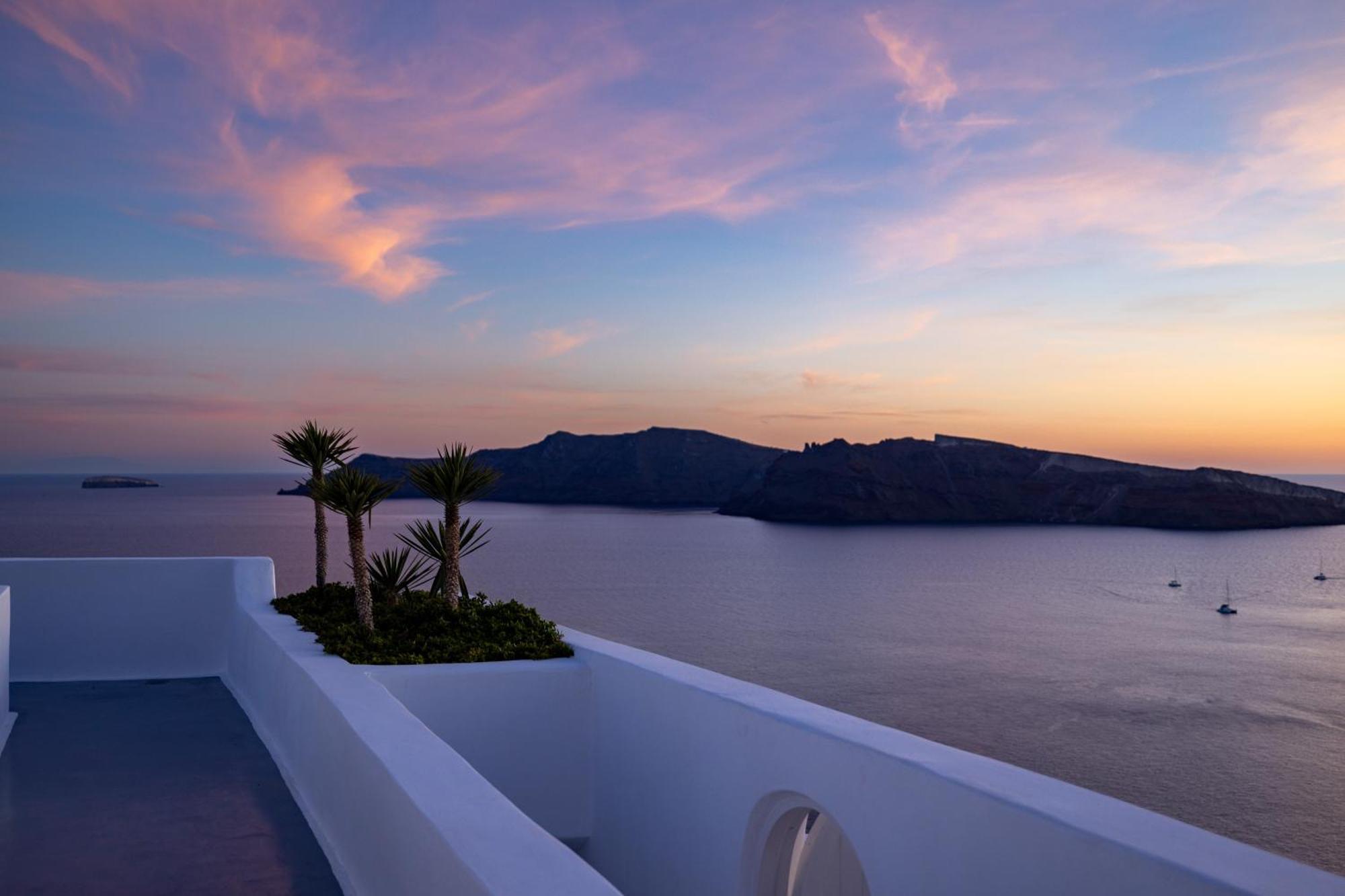 Ikies Santorini Hotell Oia Exteriör bild